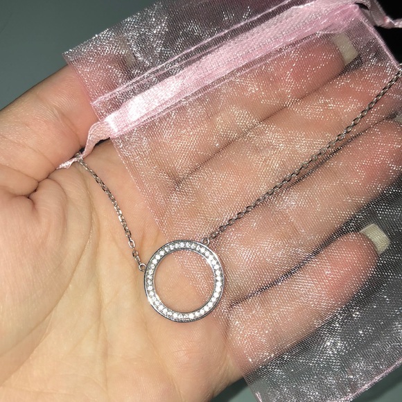 Jewelry - Sterling silver circle stone pendant necklace